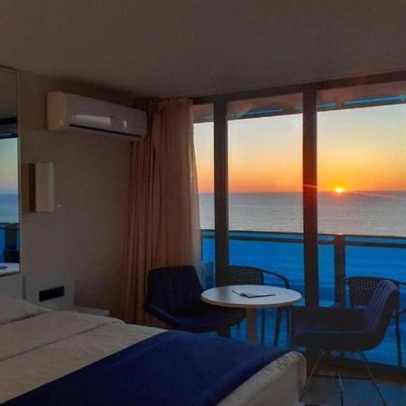 Appartamento Holiday In Orbi Batumi Esterno foto