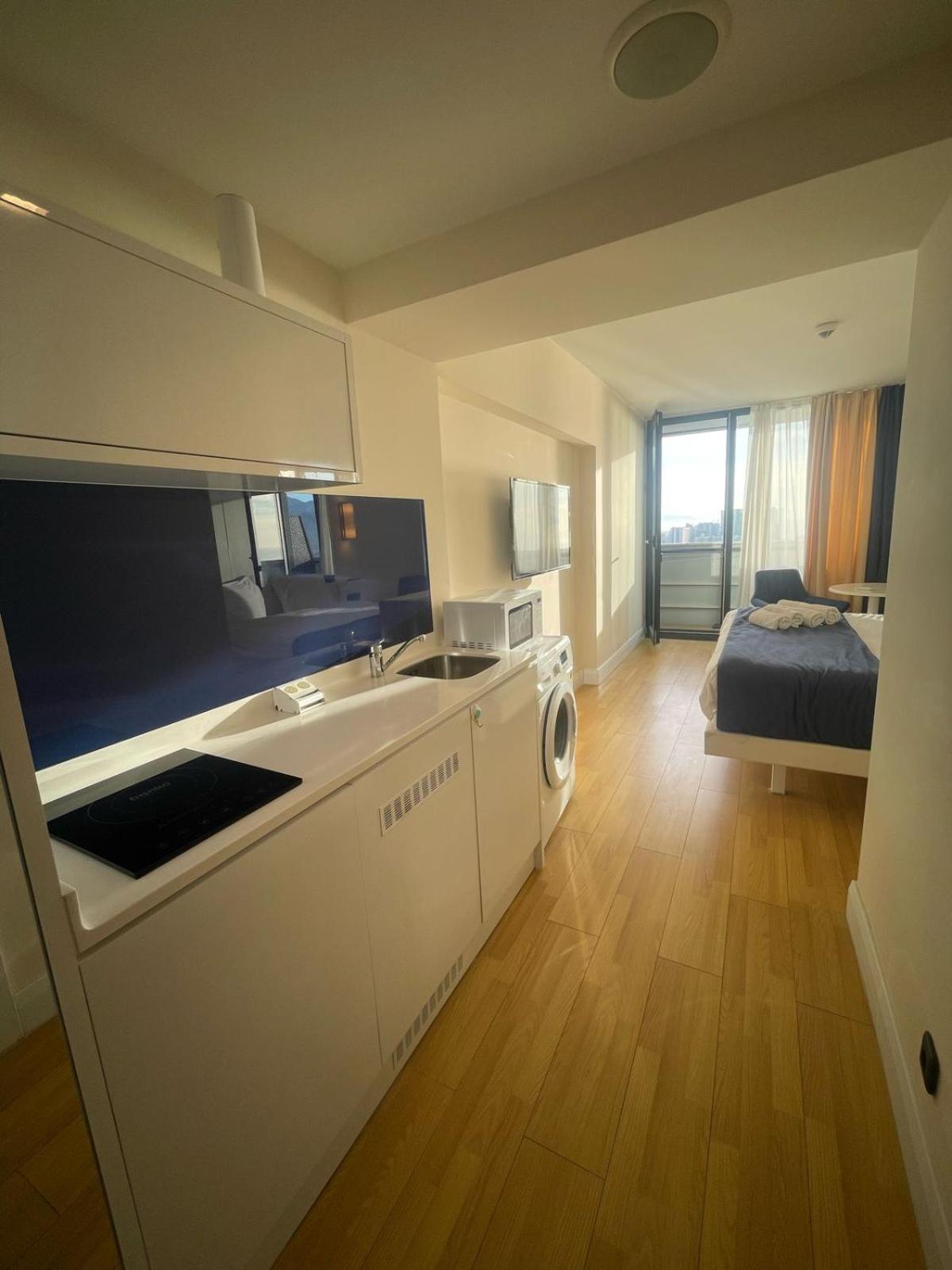 Appartamento Holiday In Orbi Batumi Esterno foto