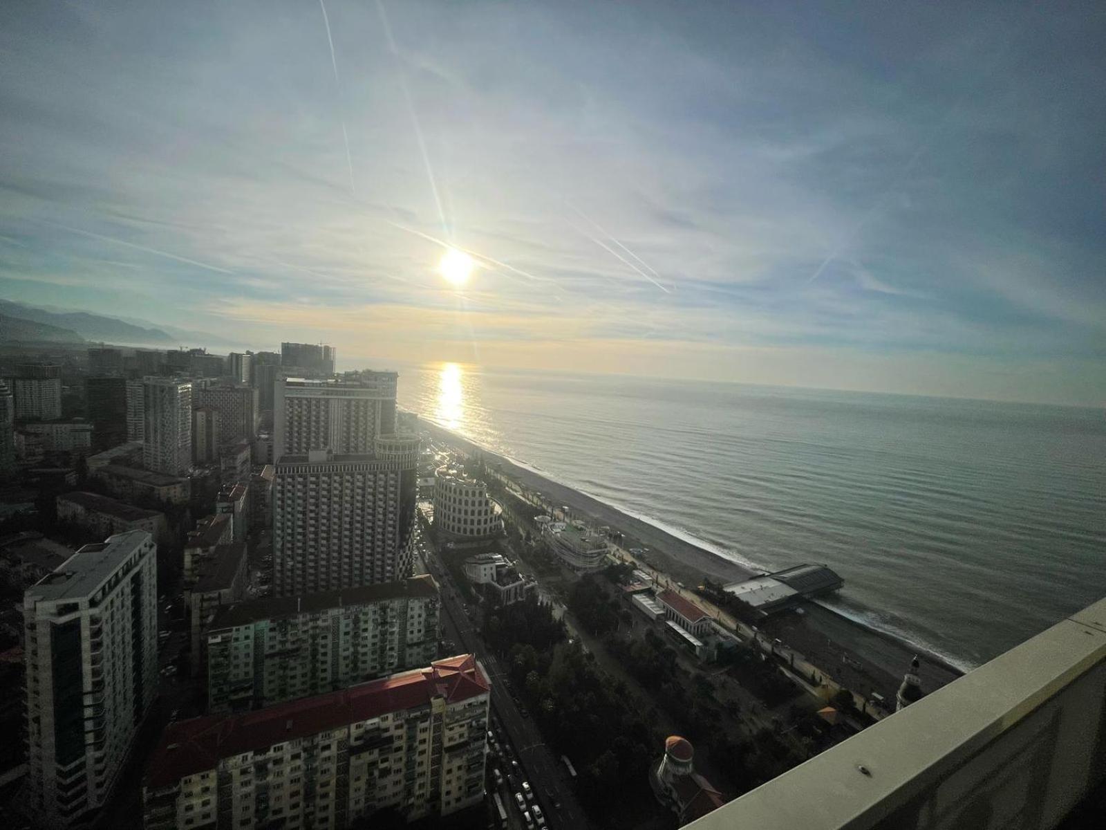 Appartamento Holiday In Orbi Batumi Esterno foto