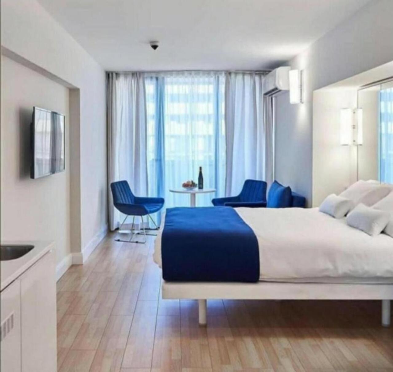 Appartamento Holiday In Orbi Batumi Esterno foto