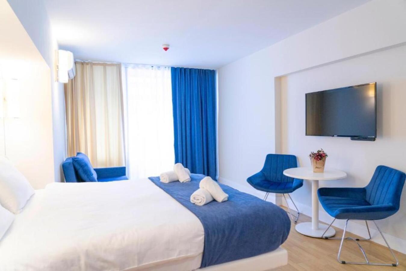 Appartamento Holiday In Orbi Batumi Esterno foto