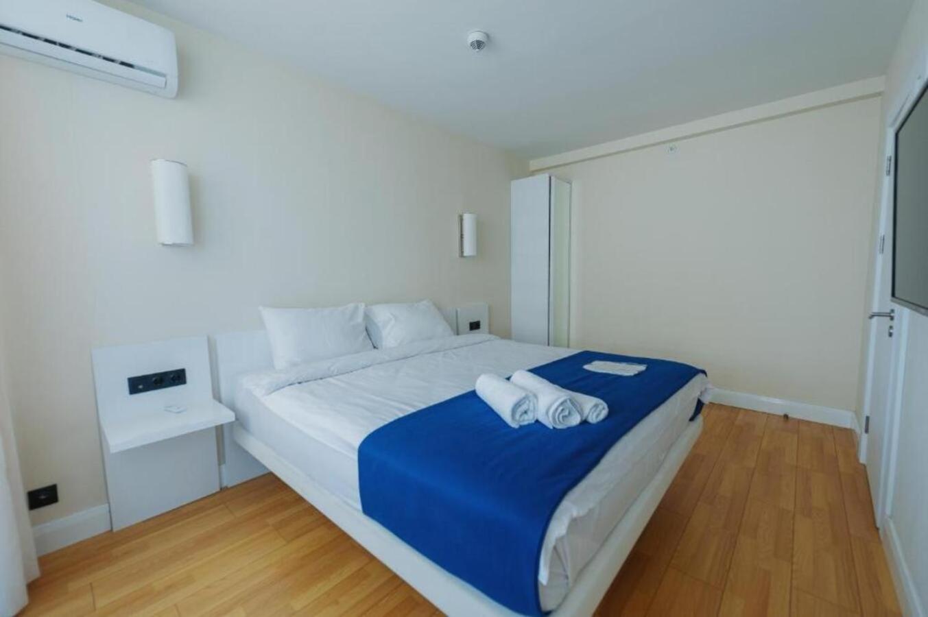 Appartamento Holiday In Orbi Batumi Esterno foto
