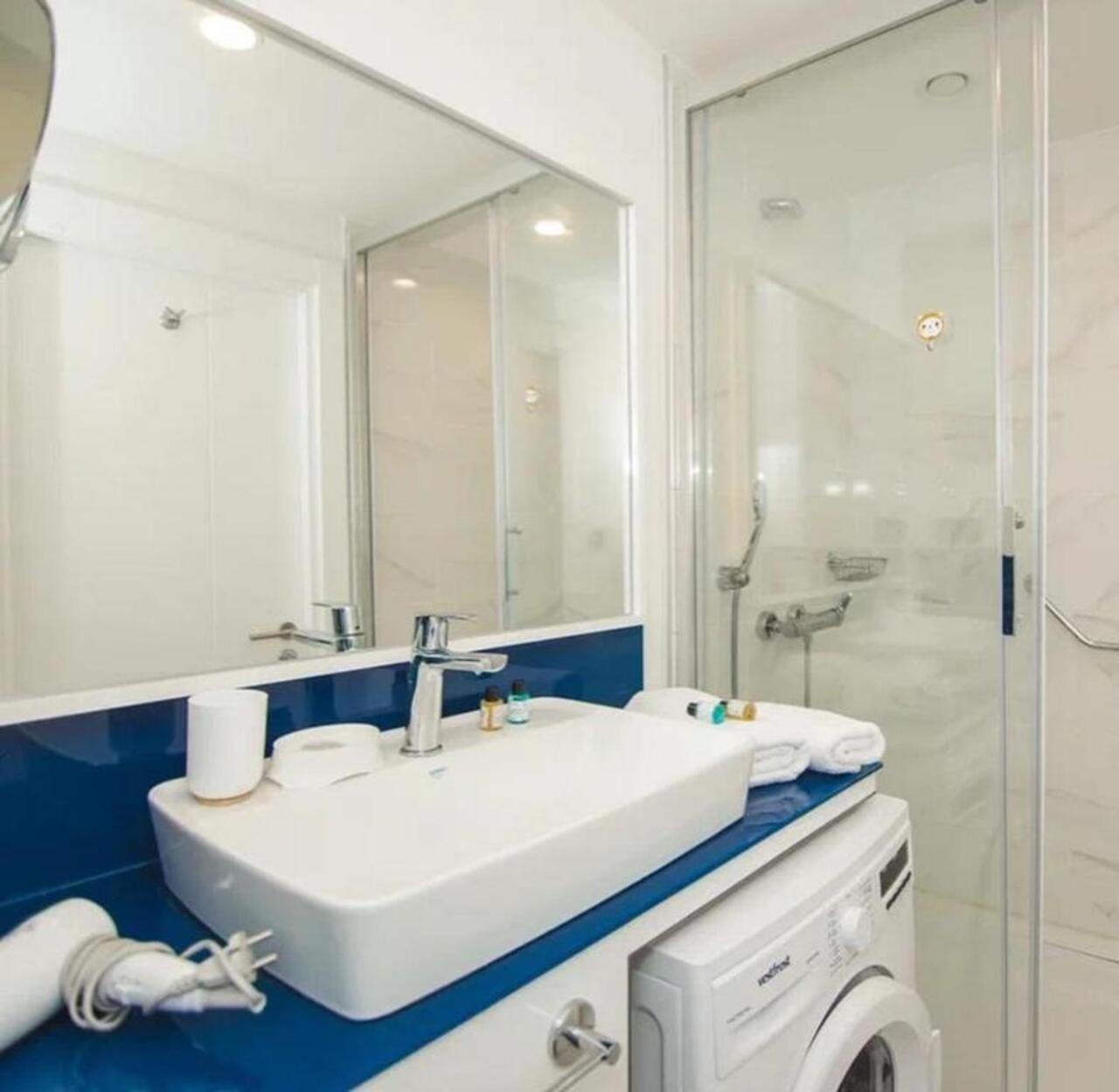 Appartamento Holiday In Orbi Batumi Esterno foto