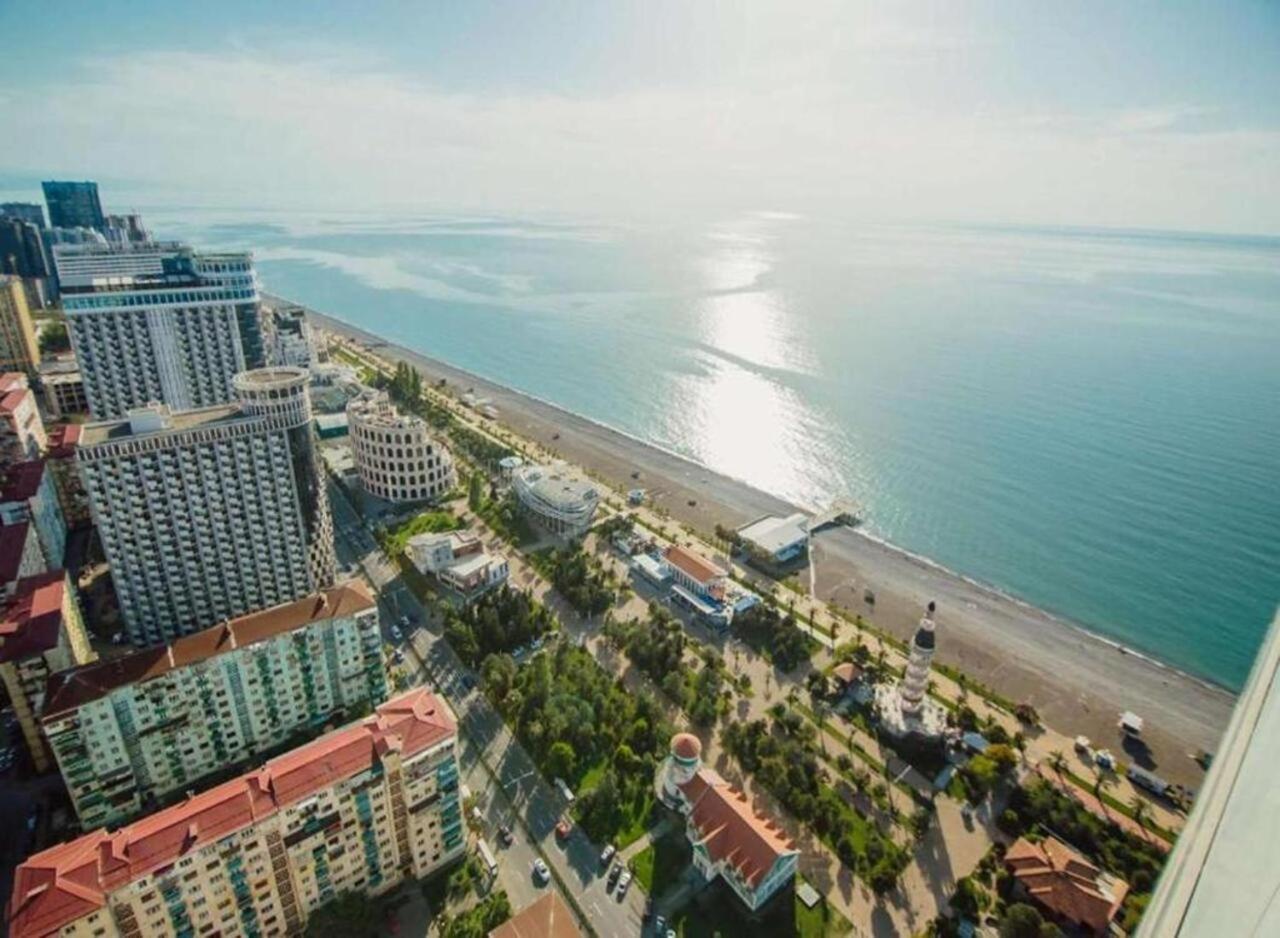 Appartamento Holiday In Orbi Batumi Esterno foto
