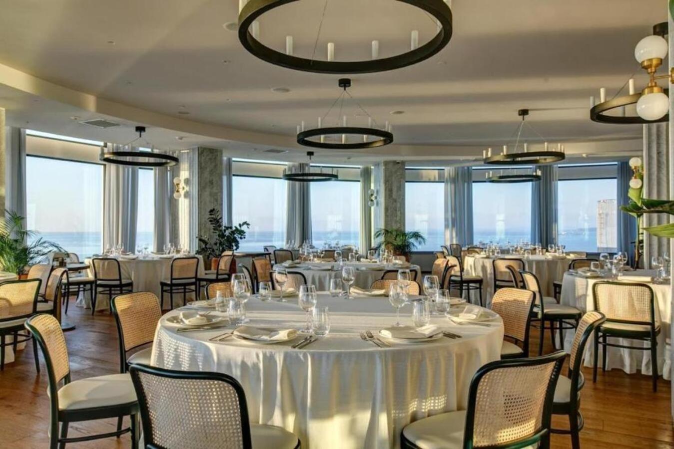 Appartamento Holiday In Orbi Batumi Esterno foto