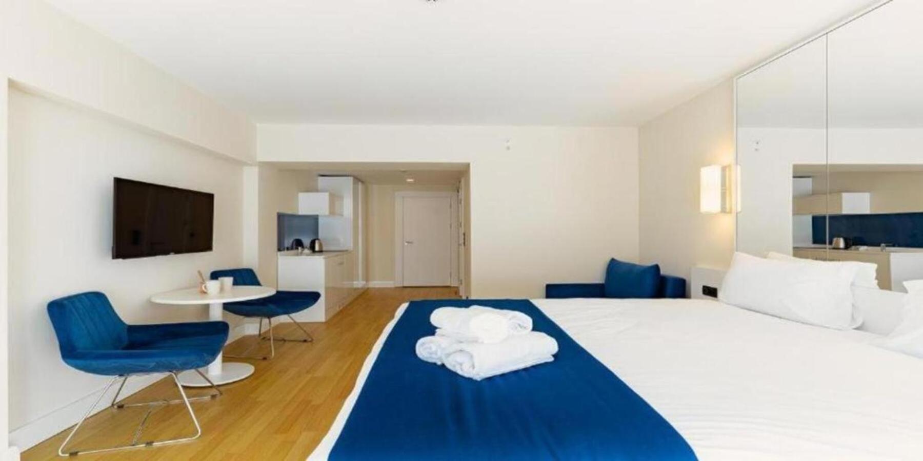 Appartamento Holiday In Orbi Batumi Esterno foto