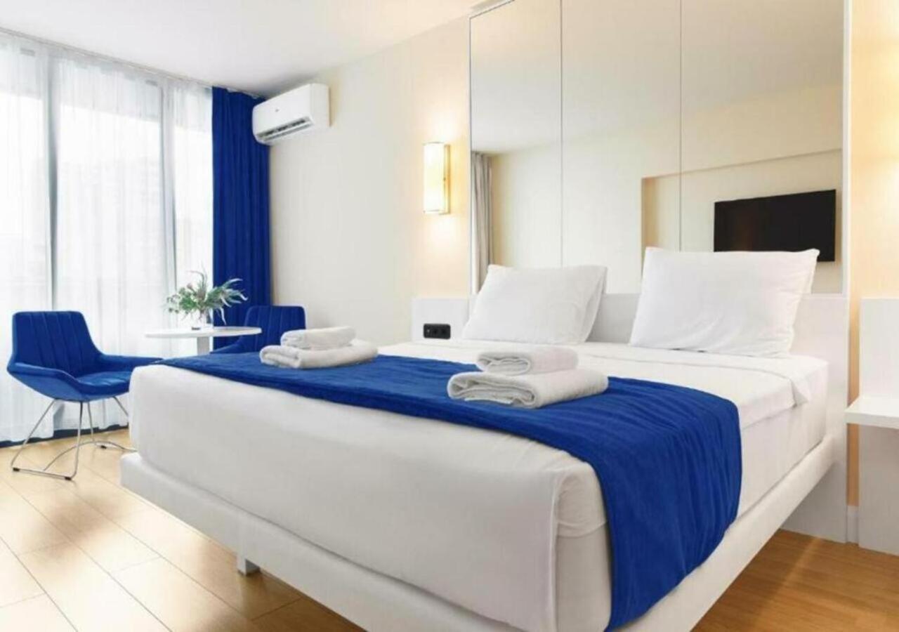 Appartamento Holiday In Orbi Batumi Esterno foto