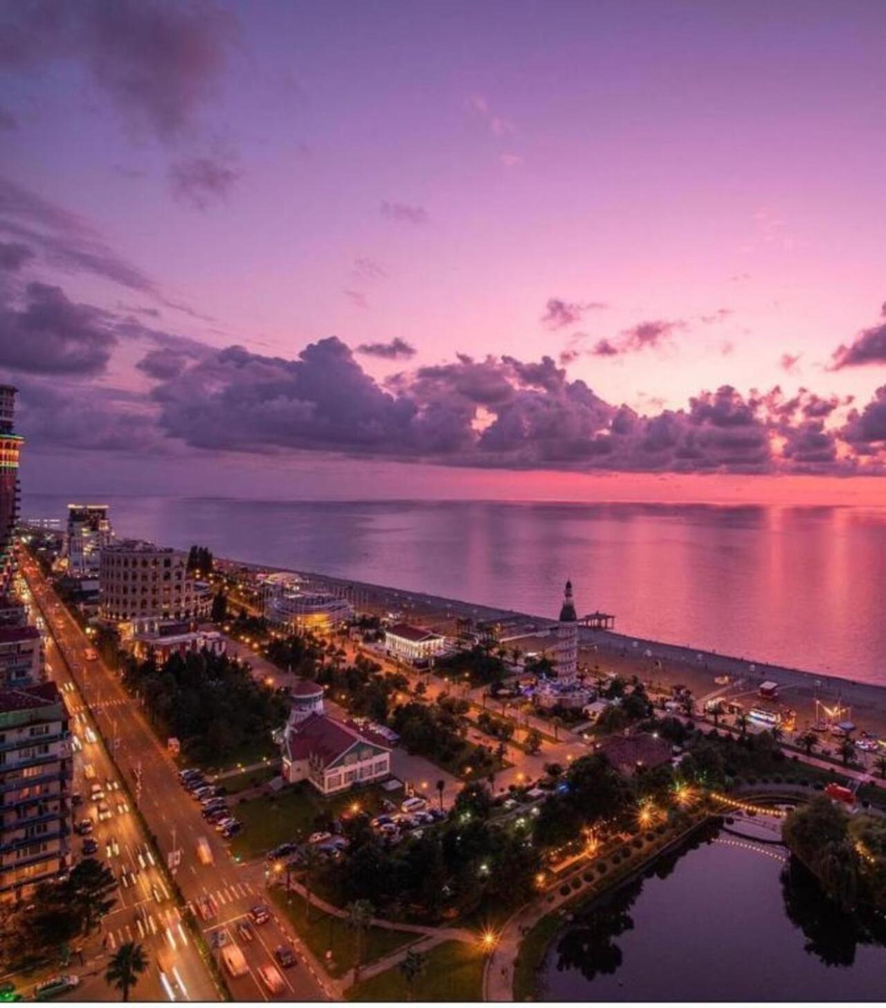 Appartamento Holiday In Orbi Batumi Esterno foto